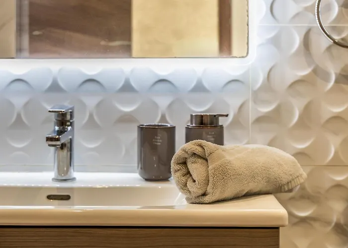 Fl 2 Thelodge-charming Retreat By Homely * 梅利哈